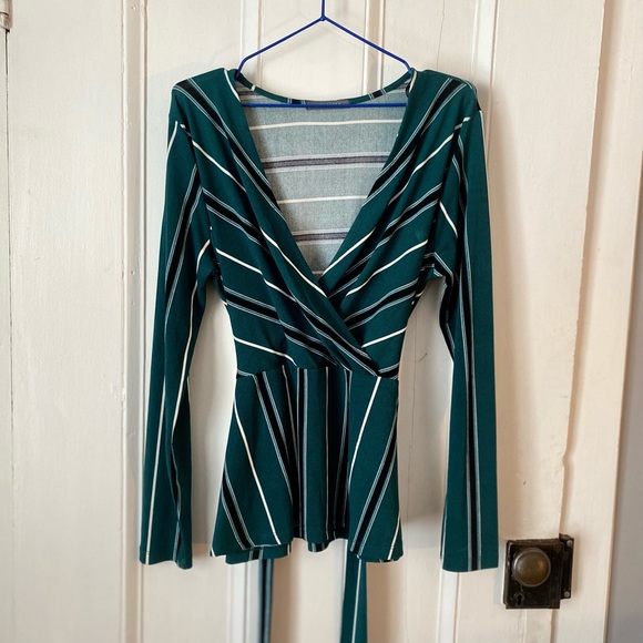 Suzy Shier Striped Too - Picture 4 of 5